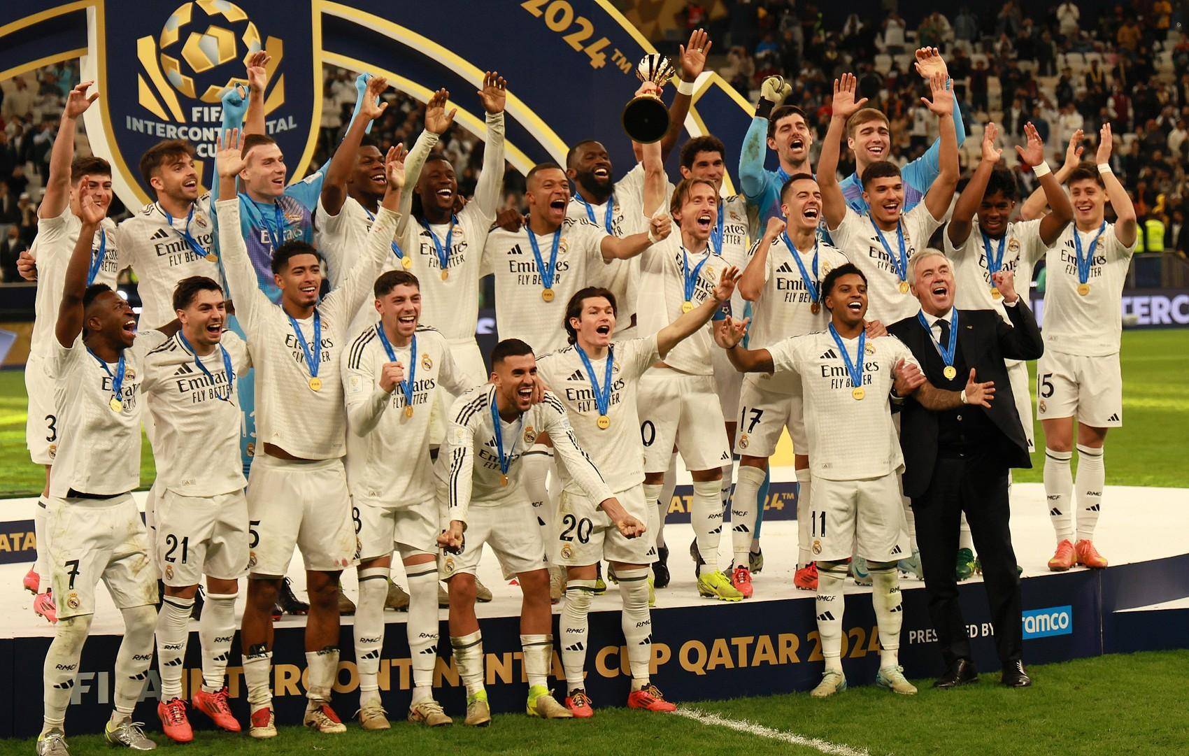 篮球CBA季后赛门票售罄，黄牛加价300%