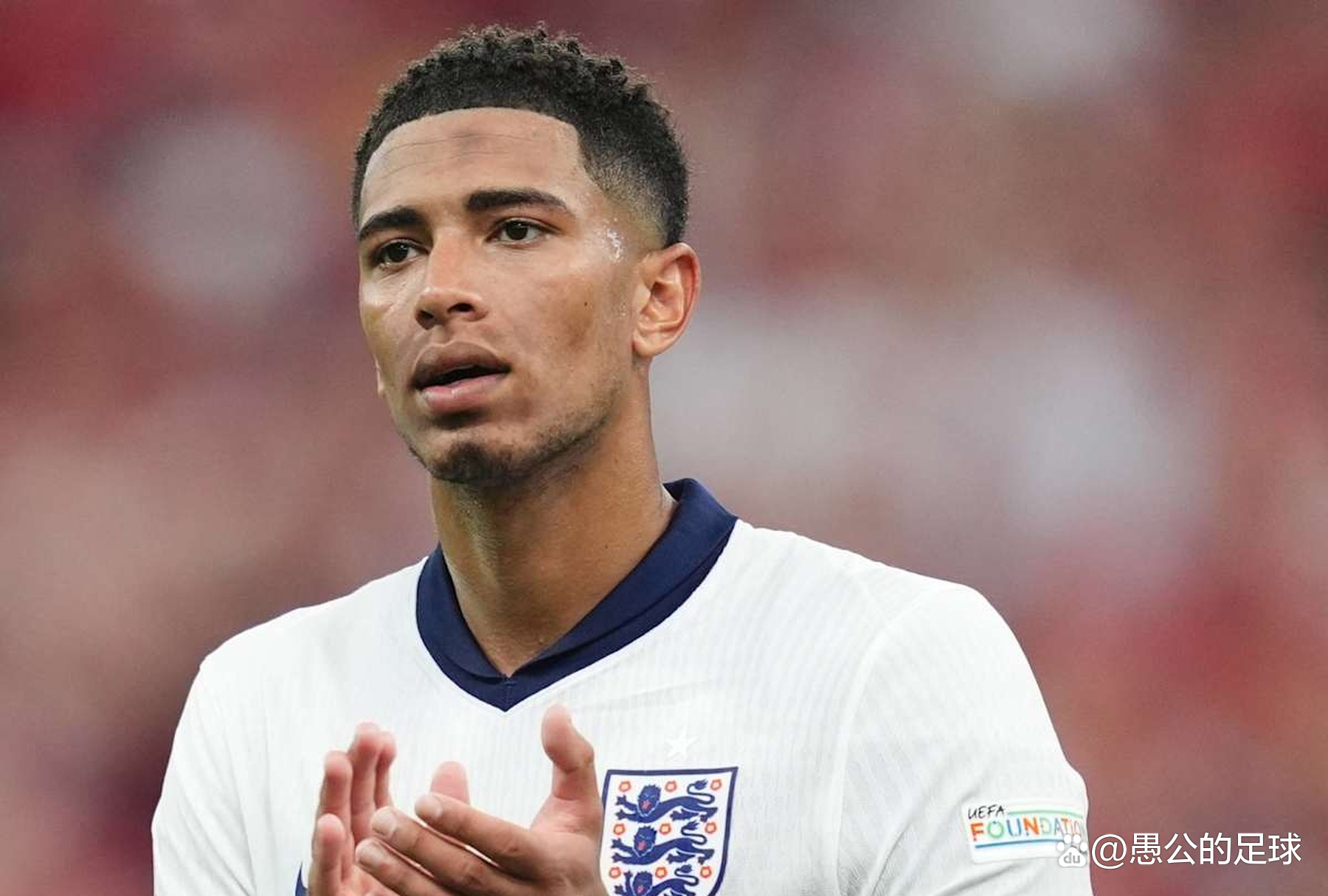 迈克·布朗谈沙梅特右肩伤情：将在未来几天接受全面评估