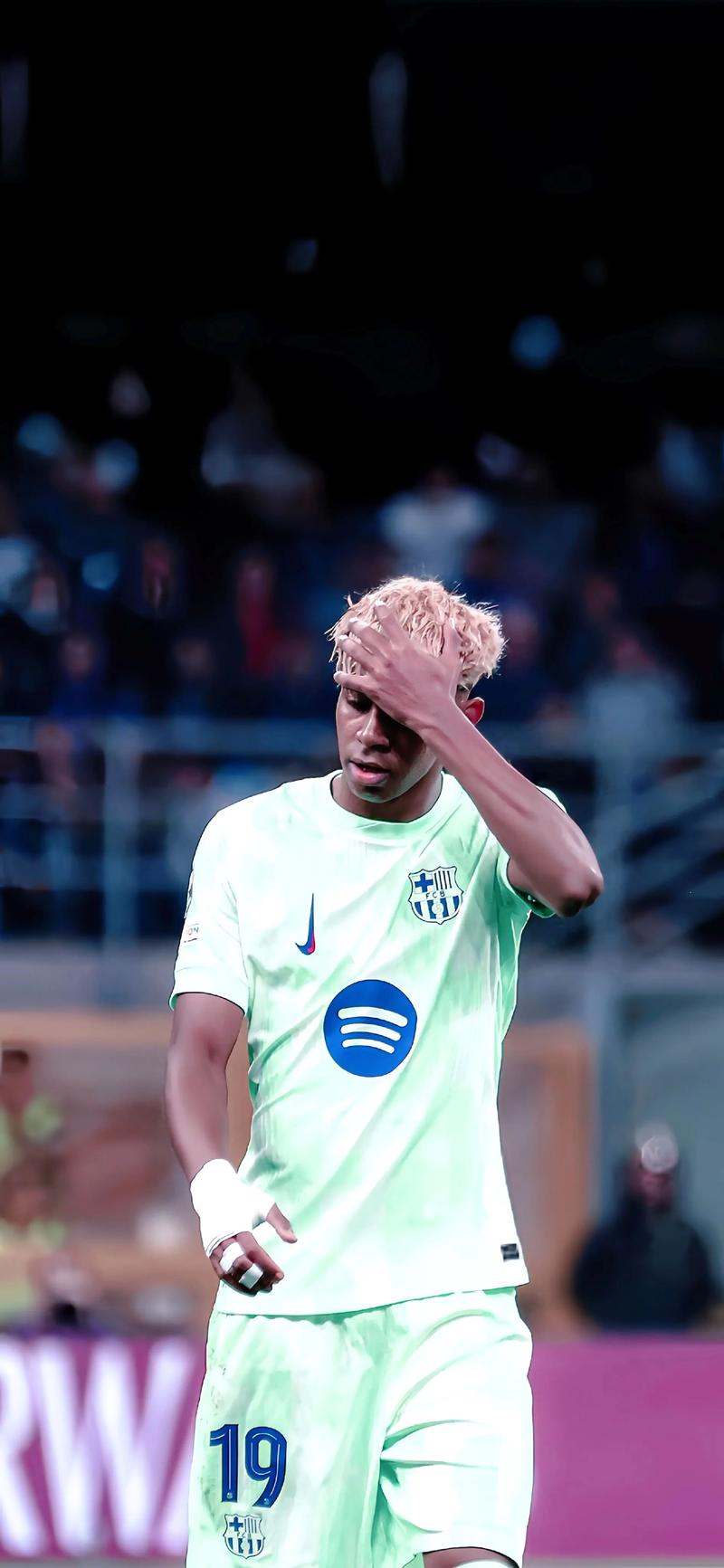 记者：李国旭参加国足主帅选聘不是秘密，一个多月前就在准备