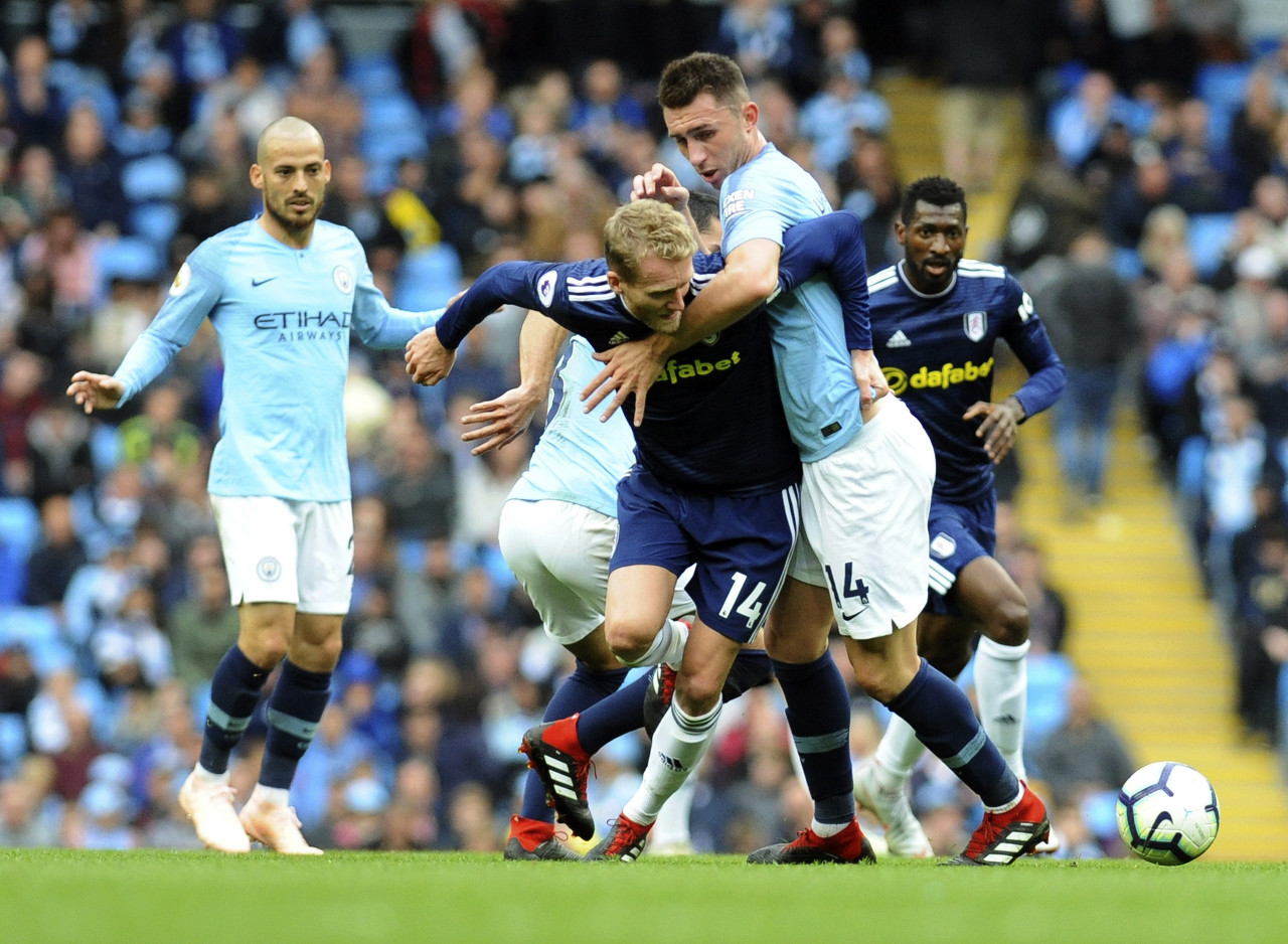 美国演员约翰尼-德普现场观看博卡比赛，并与里克尔梅合影