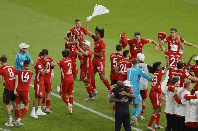 仅次于拉莫斯和魔笛，佩里西奇是欧冠打入点球第三年长的球员